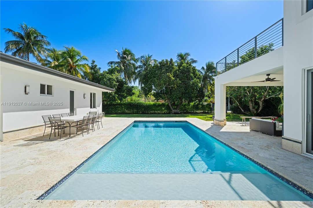 For Sale: $3,695,000 (5 beds, 5 baths, 3848 Square Feet)