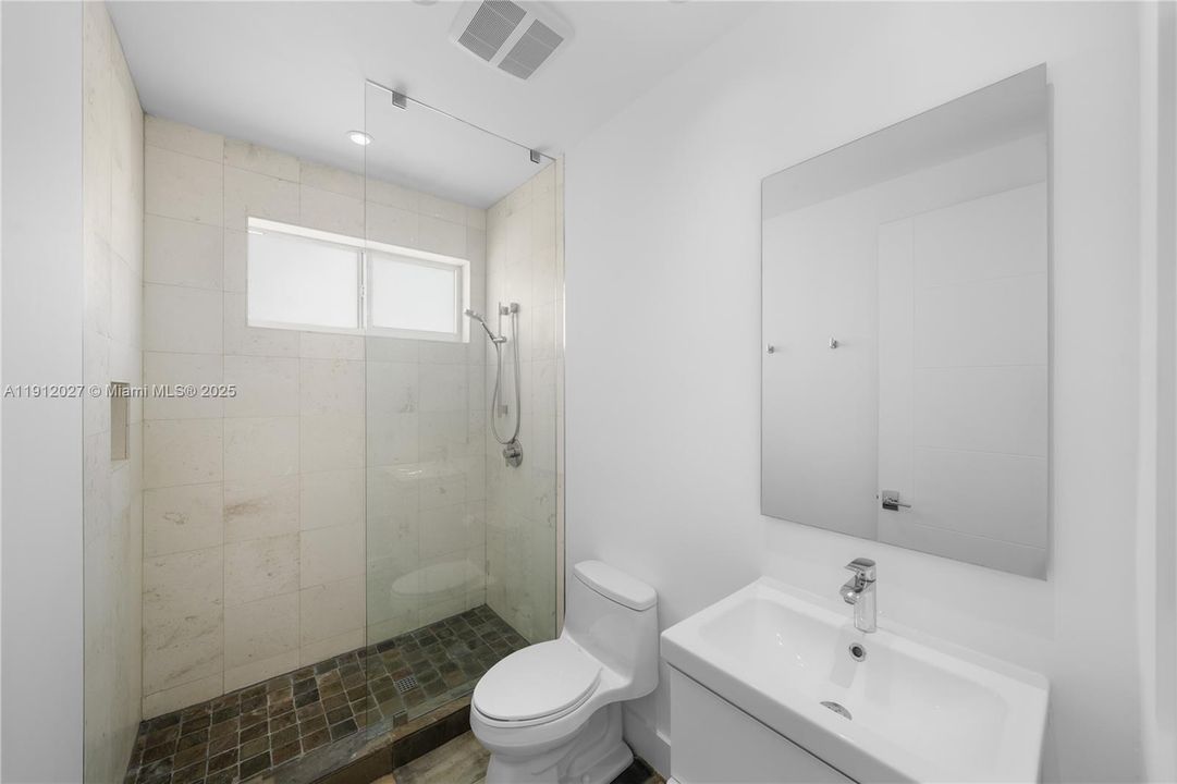 For Sale: $3,695,000 (5 beds, 5 baths, 3848 Square Feet)