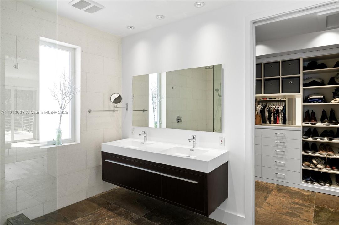 For Sale: $3,695,000 (5 beds, 5 baths, 3848 Square Feet)