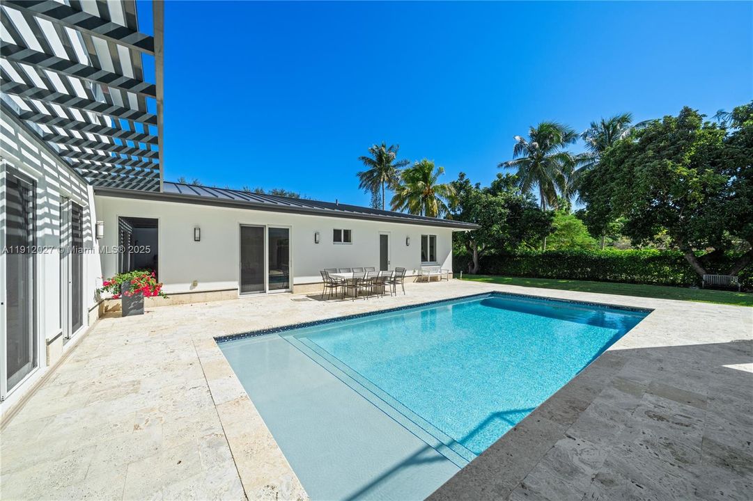 For Sale: $3,695,000 (5 beds, 5 baths, 3848 Square Feet)