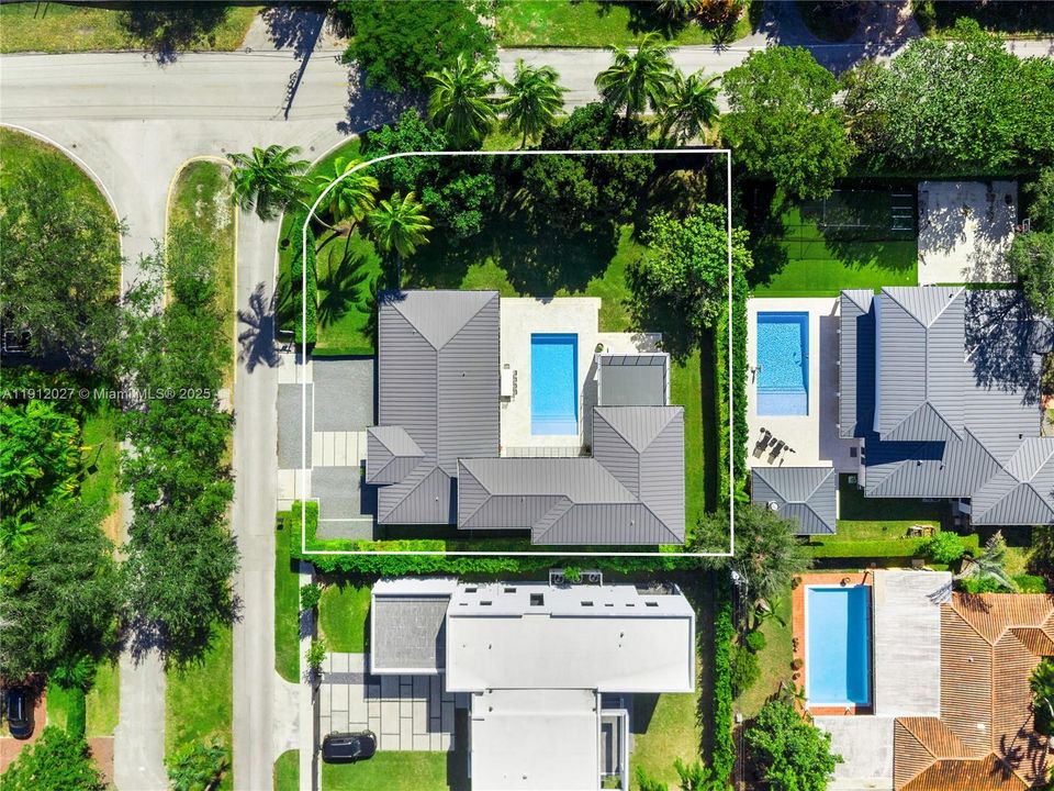 For Sale: $3,695,000 (5 beds, 5 baths, 3848 Square Feet)