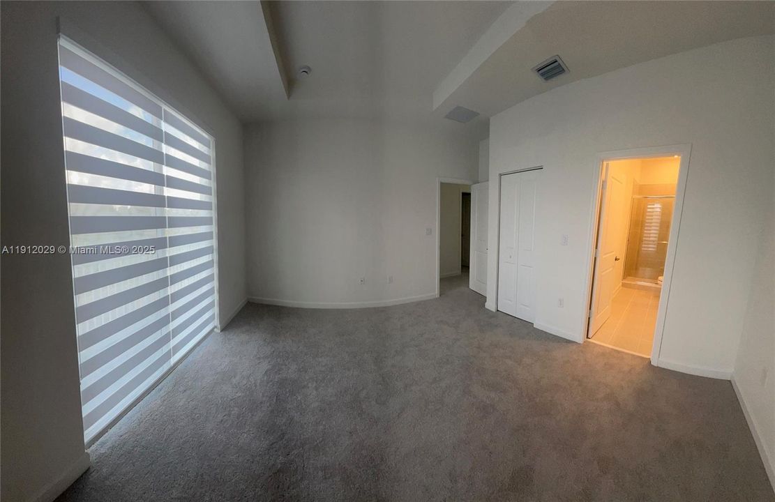 出租: $2,800 (3 贝兹, 3 浴室, 0 平方英尺)