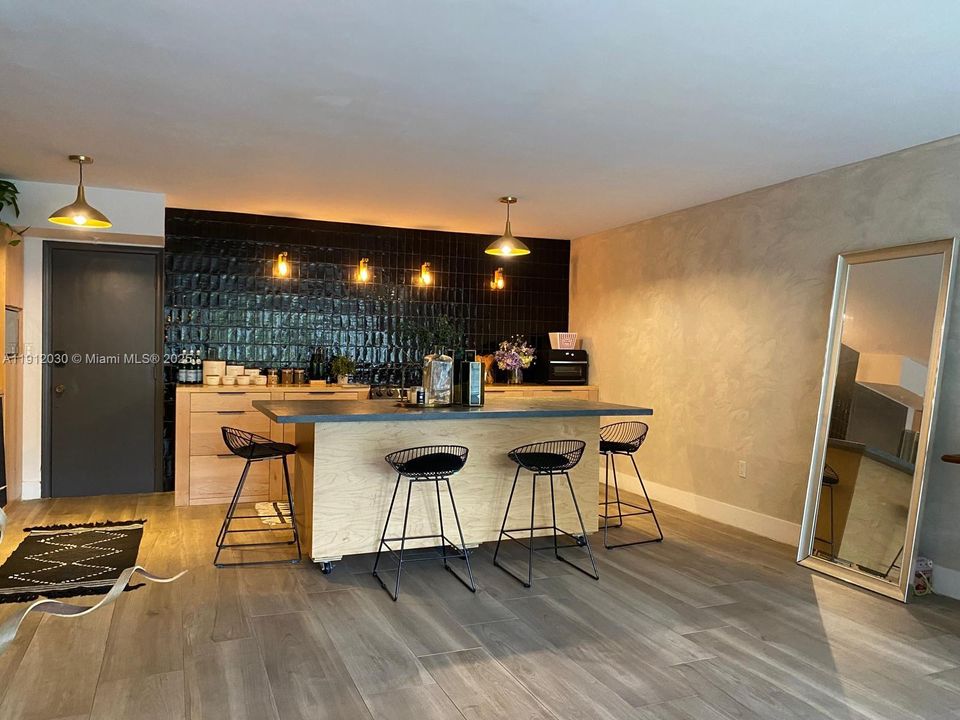 Active With Contract: $4,500 (2 beds, 2 baths, 1325 Square Feet)