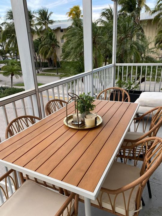 Active With Contract: $4,500 (2 beds, 2 baths, 1325 Square Feet)