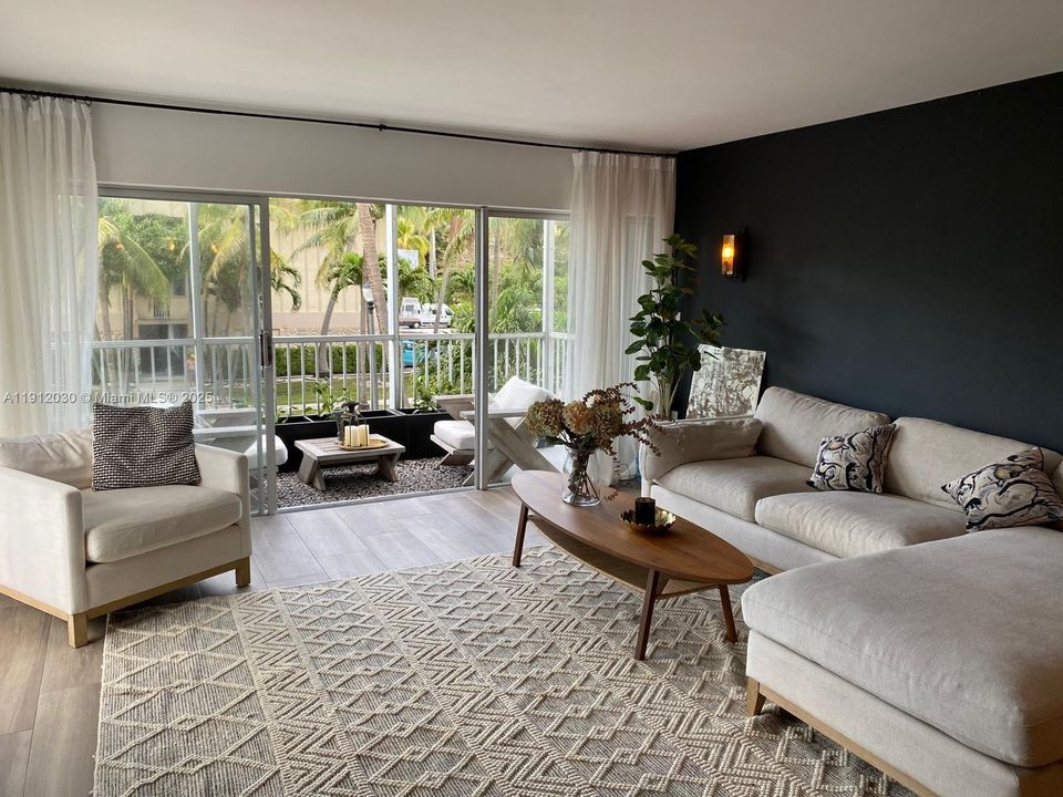 Active With Contract: $4,500 (2 beds, 2 baths, 1325 Square Feet)