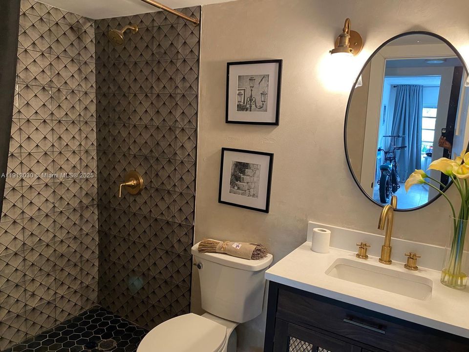 Active With Contract: $4,500 (2 beds, 2 baths, 1325 Square Feet)