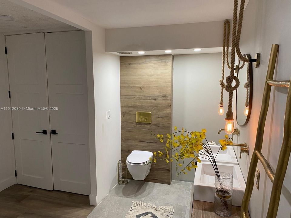 Active With Contract: $4,500 (2 beds, 2 baths, 1325 Square Feet)