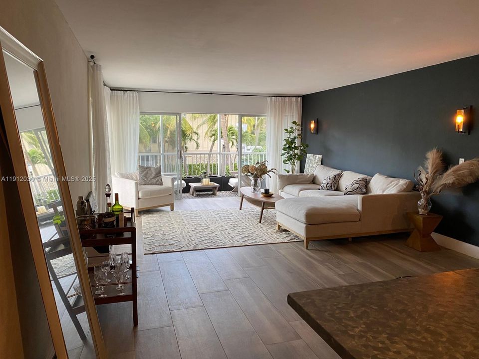 Active With Contract: $4,500 (2 beds, 2 baths, 1325 Square Feet)