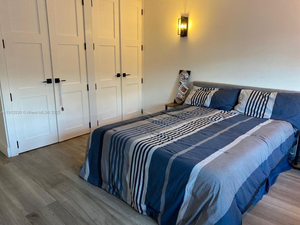 Active With Contract: $4,500 (2 beds, 2 baths, 1325 Square Feet)