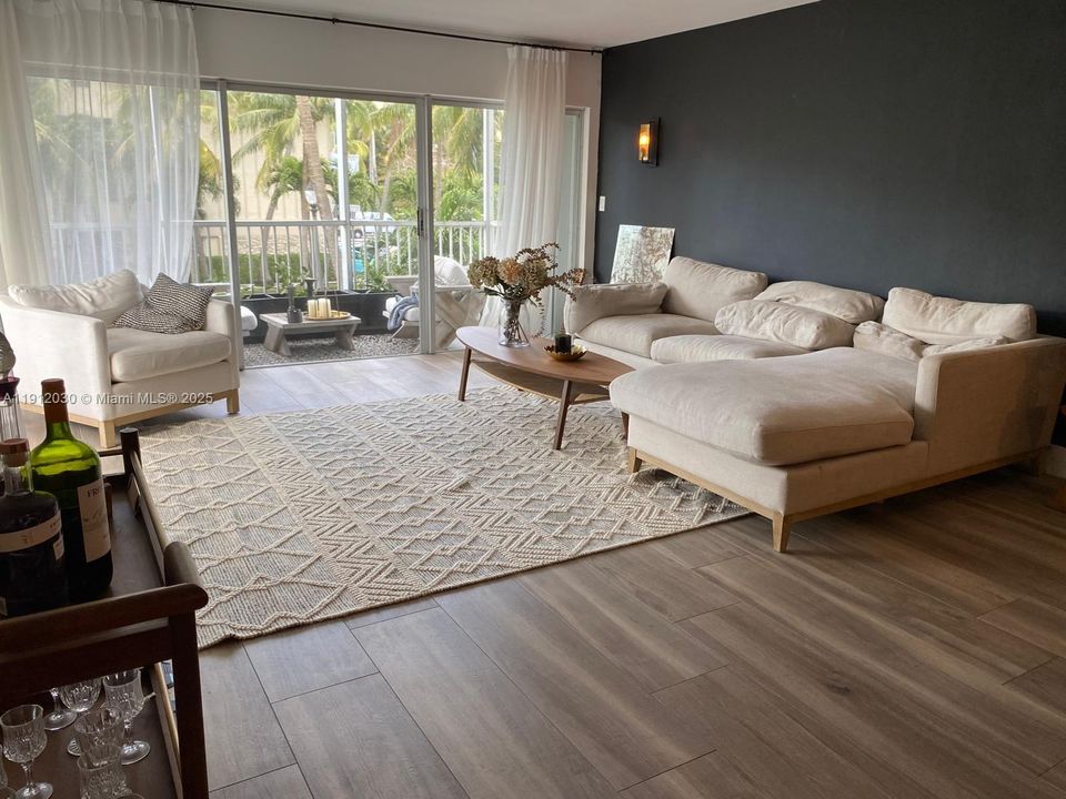 Active With Contract: $4,500 (2 beds, 2 baths, 1325 Square Feet)