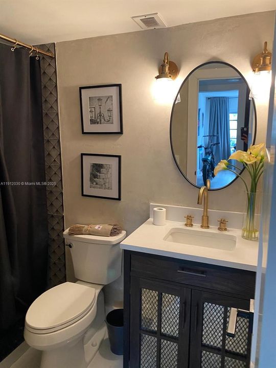 Active With Contract: $4,500 (2 beds, 2 baths, 1325 Square Feet)