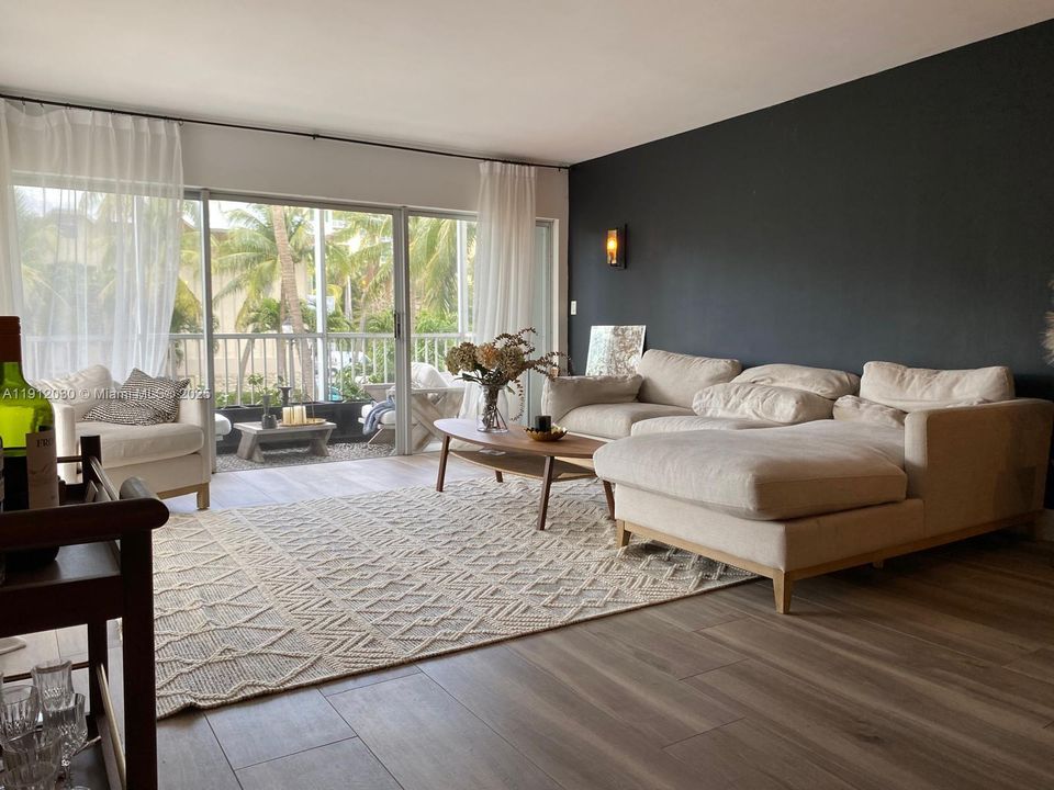 Active With Contract: $4,500 (2 beds, 2 baths, 1325 Square Feet)