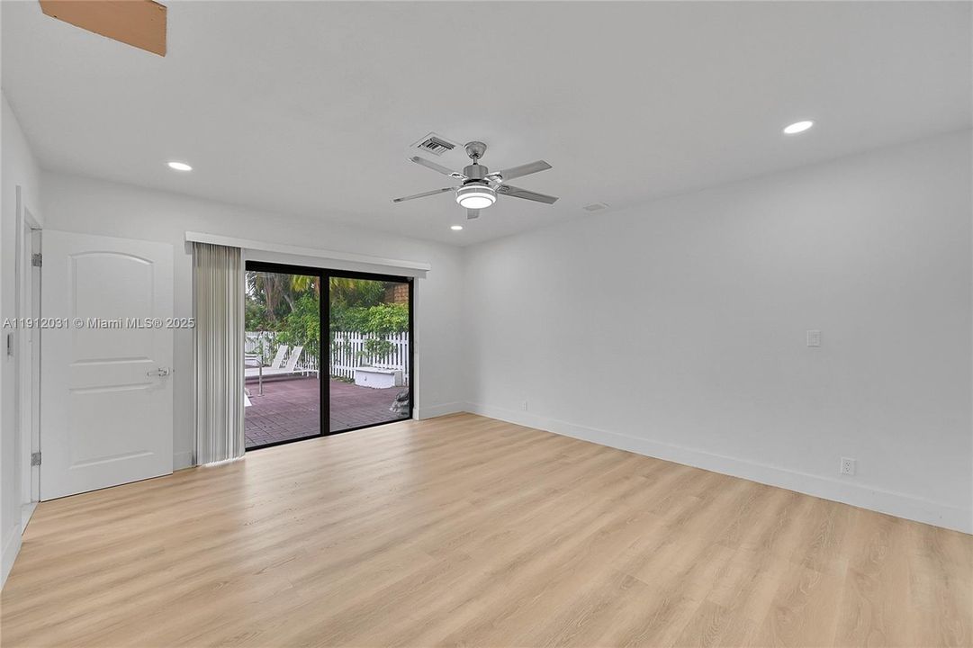 待售: $780,000 (4 贝兹, 3 浴室, 2225 平方英尺)