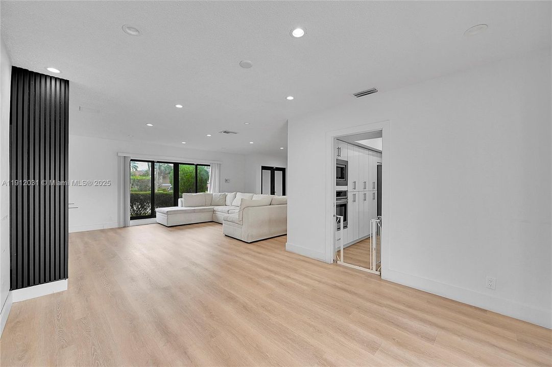 待售: $780,000 (4 贝兹, 3 浴室, 2225 平方英尺)