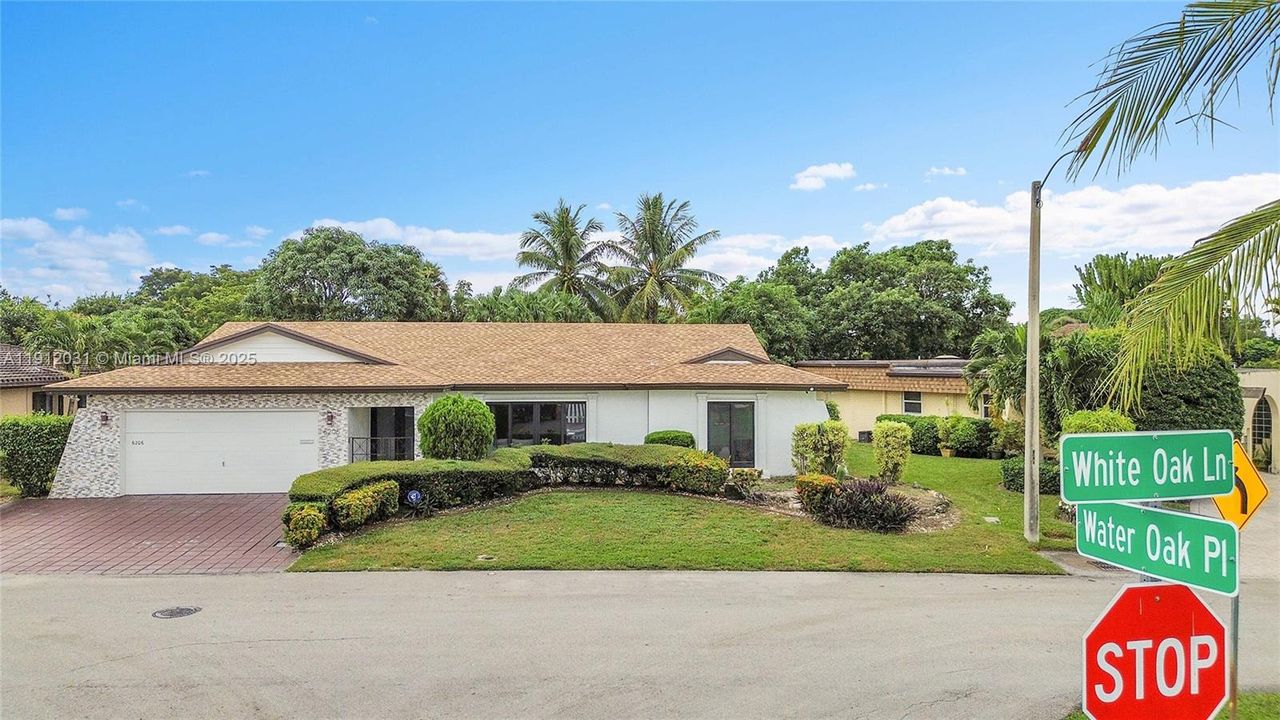 待售: $780,000 (4 贝兹, 3 浴室, 2225 平方英尺)