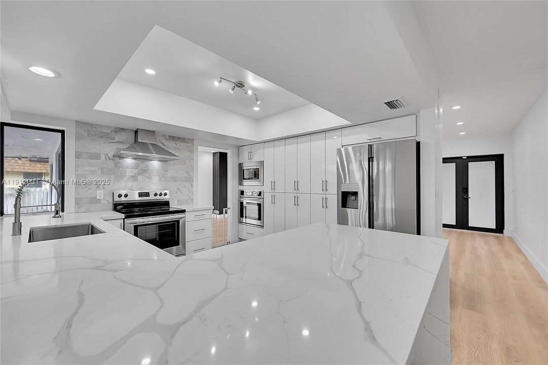 待售: $780,000 (4 贝兹, 3 浴室, 2225 平方英尺)