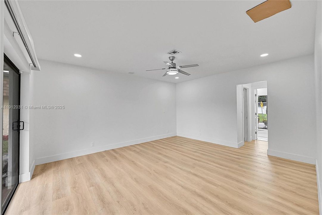 待售: $780,000 (4 贝兹, 3 浴室, 2225 平方英尺)