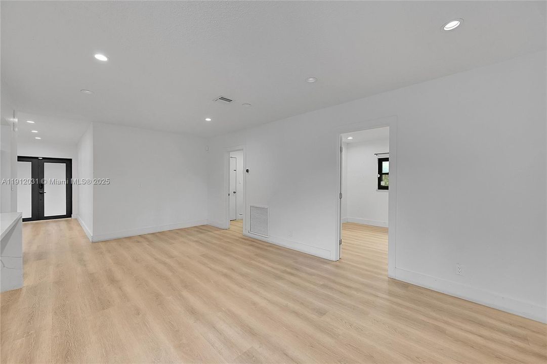 待售: $780,000 (4 贝兹, 3 浴室, 2225 平方英尺)