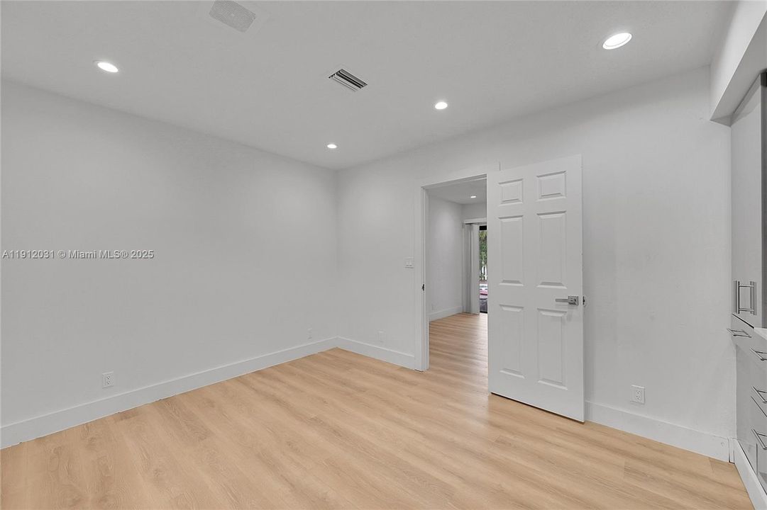 待售: $780,000 (4 贝兹, 3 浴室, 2225 平方英尺)