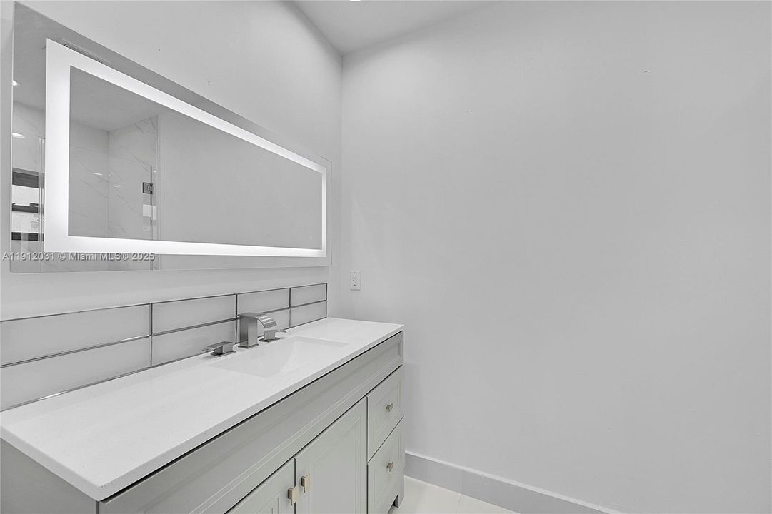 待售: $780,000 (4 贝兹, 3 浴室, 2225 平方英尺)