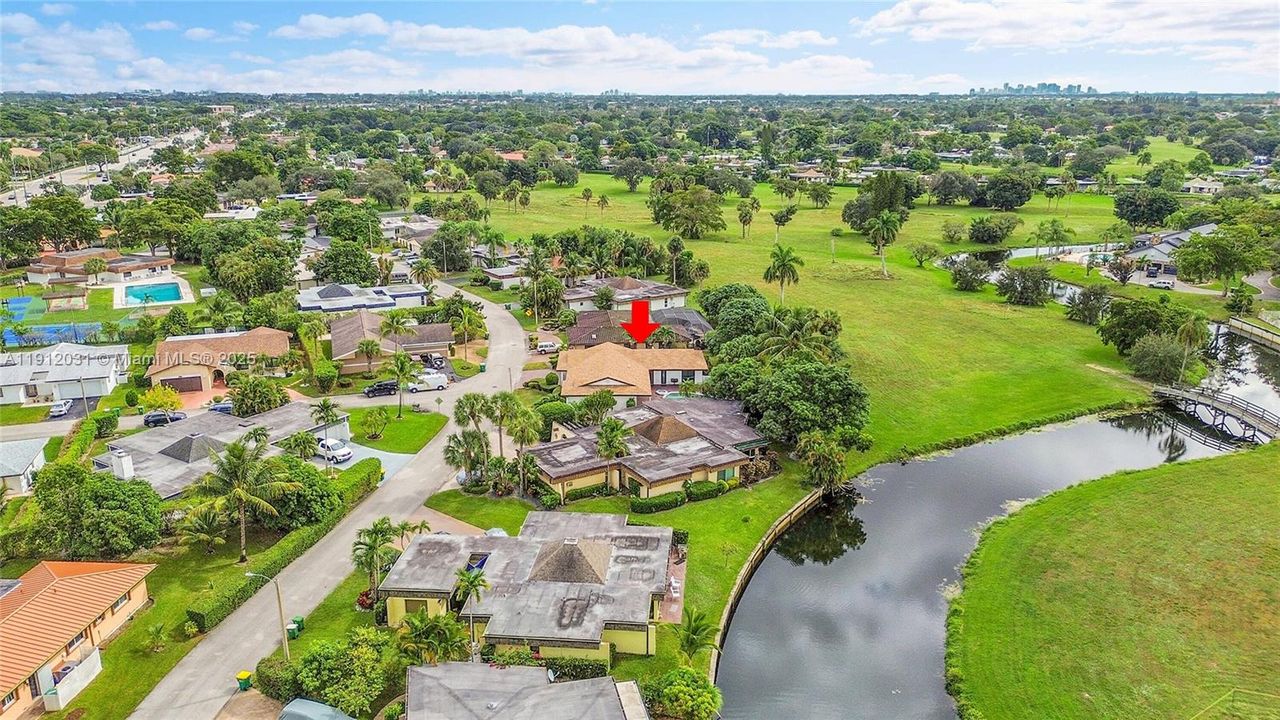 待售: $780,000 (4 贝兹, 3 浴室, 2225 平方英尺)