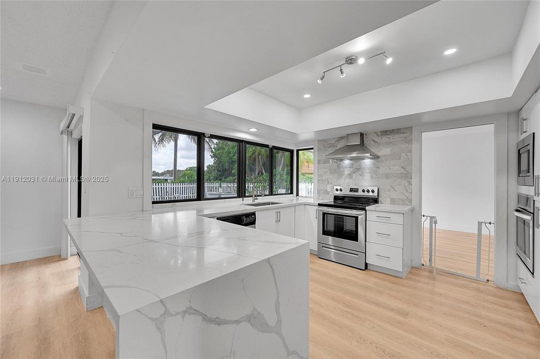 待售: $780,000 (4 贝兹, 3 浴室, 2225 平方英尺)