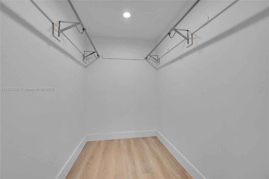 待售: $780,000 (4 贝兹, 3 浴室, 2225 平方英尺)