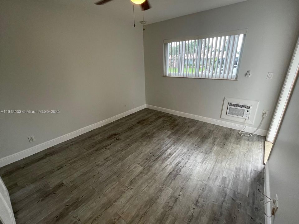 Недавно арендовано: $1,300 (0 спален, 1 ванн, 300 Квадратных фут)