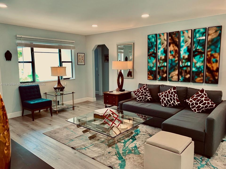 出租: $3,800 (3 贝兹, 2 浴室, 1417 平方英尺)