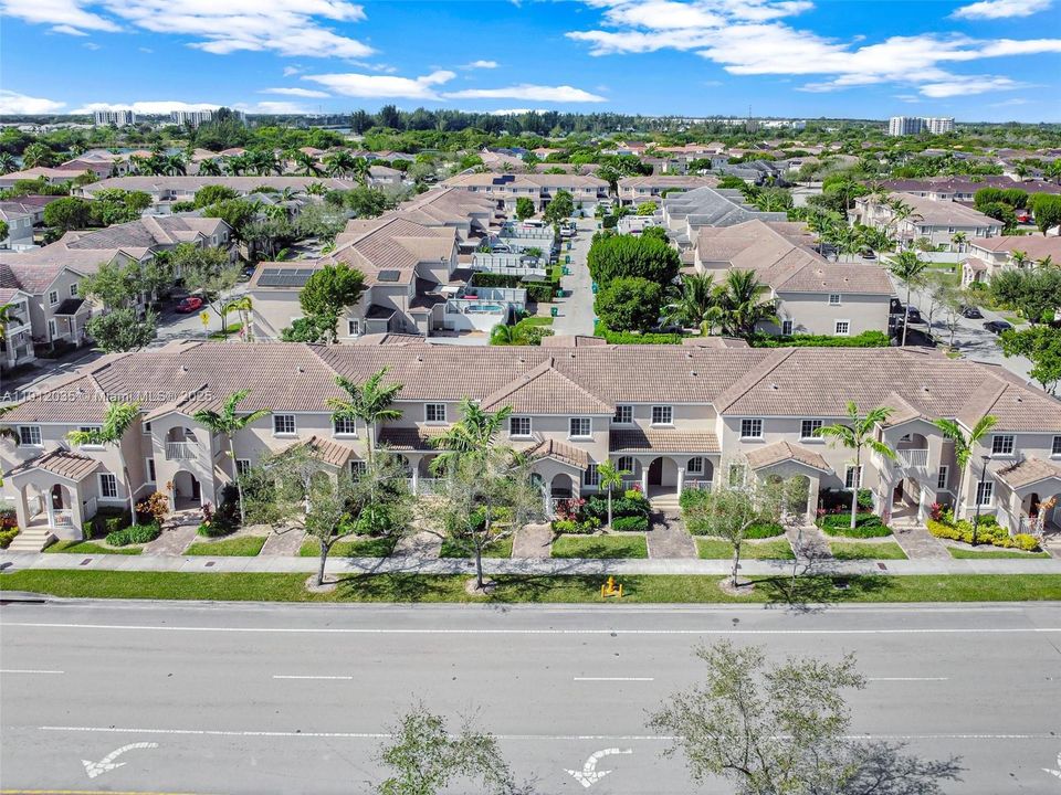 For Sale: $339,900 (2 beds, 2 baths, 1408 Square Feet)