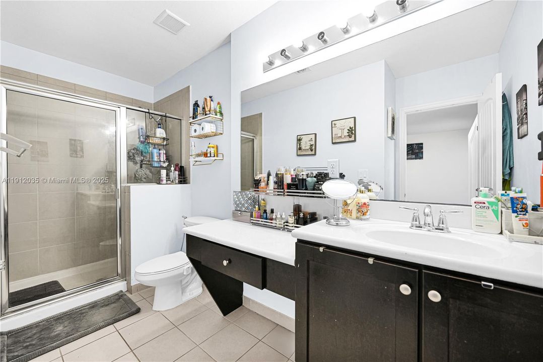 For Sale: $339,900 (2 beds, 2 baths, 1408 Square Feet)