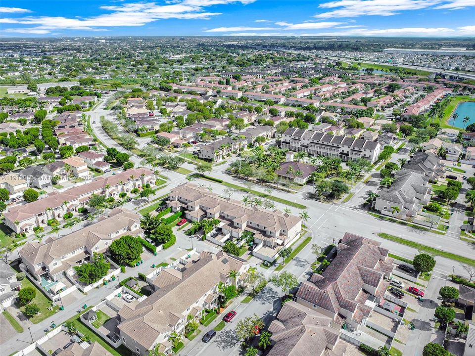 For Sale: $339,900 (2 beds, 2 baths, 1408 Square Feet)