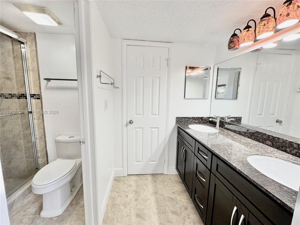 В аренду: $2,350 (2 спален, 2 ванн, 1080 Квадратных фут)