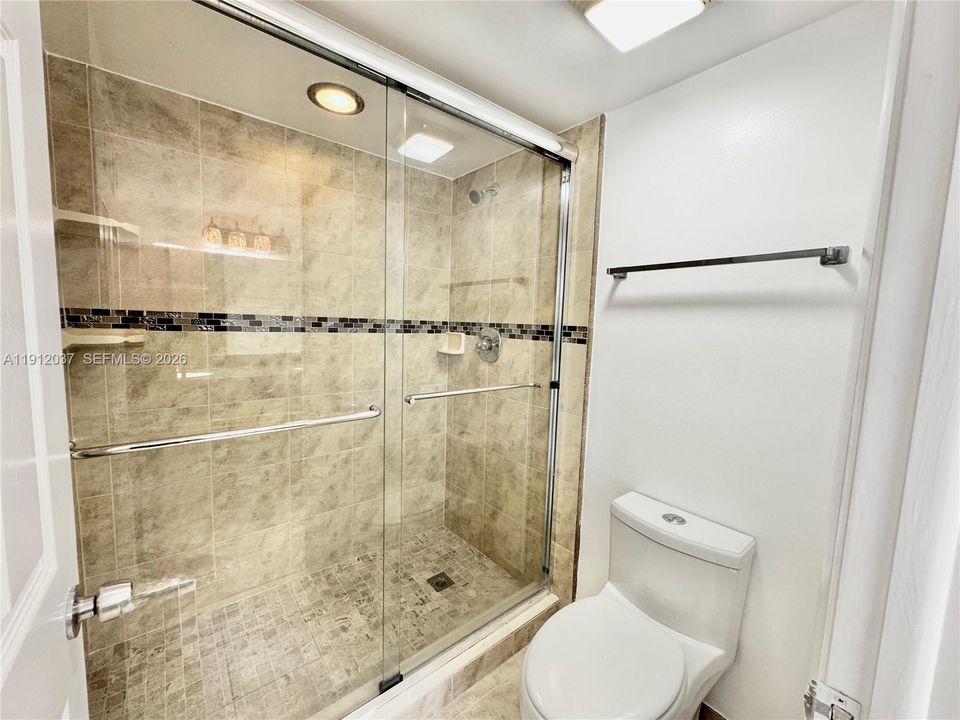 В аренду: $2,350 (2 спален, 2 ванн, 1080 Квадратных фут)