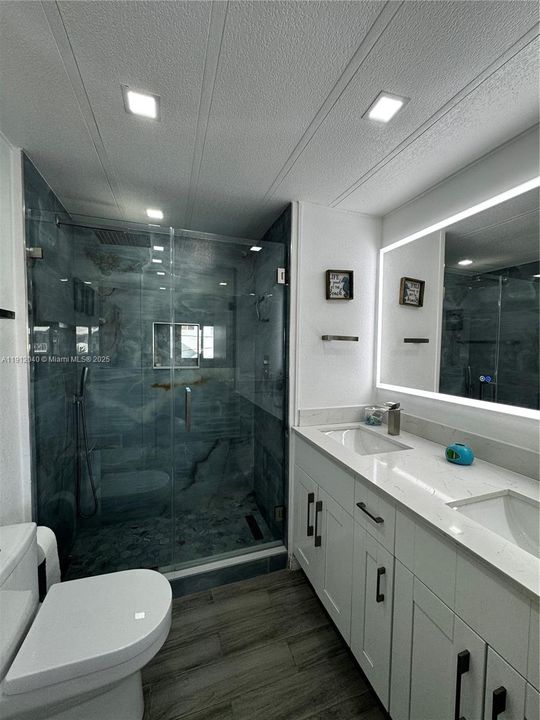 For Rent: $6,000 (3 beds, 3 baths, 1300 Square Feet)