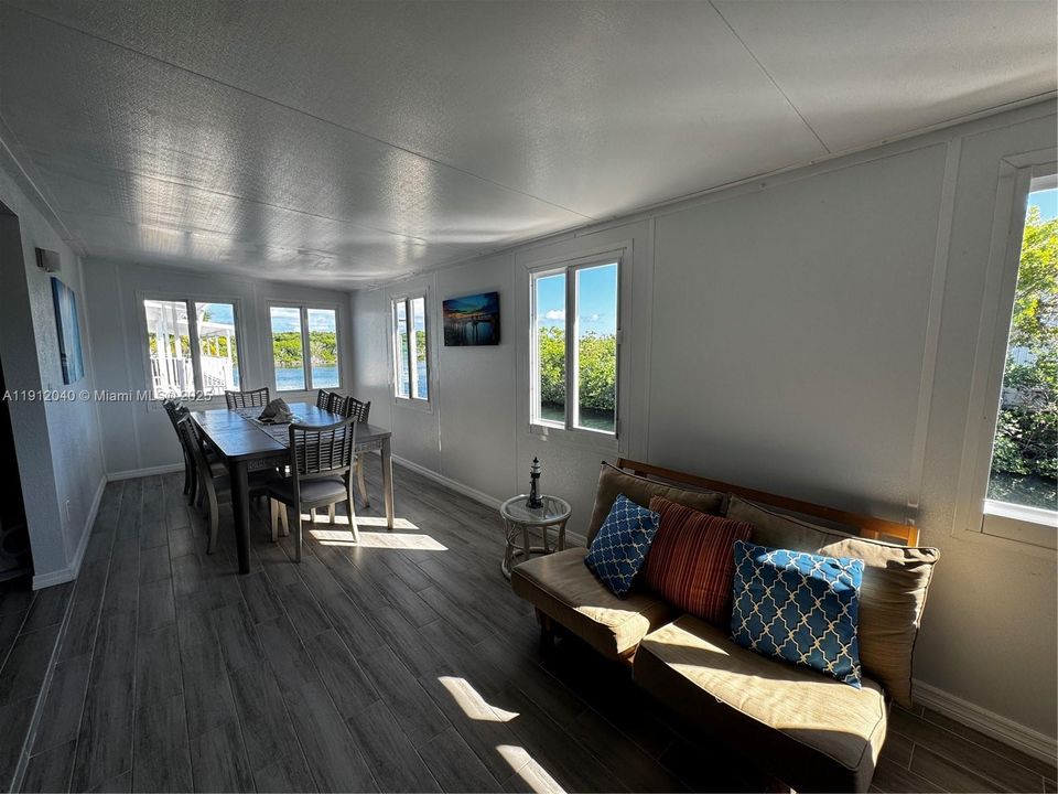 For Rent: $6,000 (3 beds, 3 baths, 1300 Square Feet)