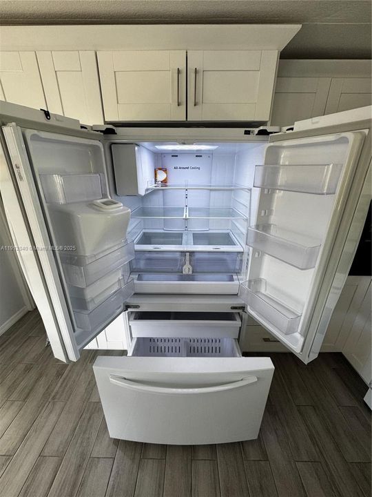 For Rent: $6,000 (3 beds, 3 baths, 1300 Square Feet)