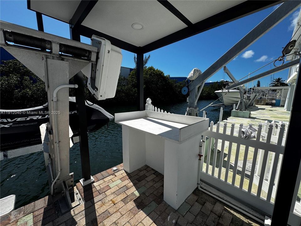 For Rent: $6,000 (3 beds, 3 baths, 1300 Square Feet)