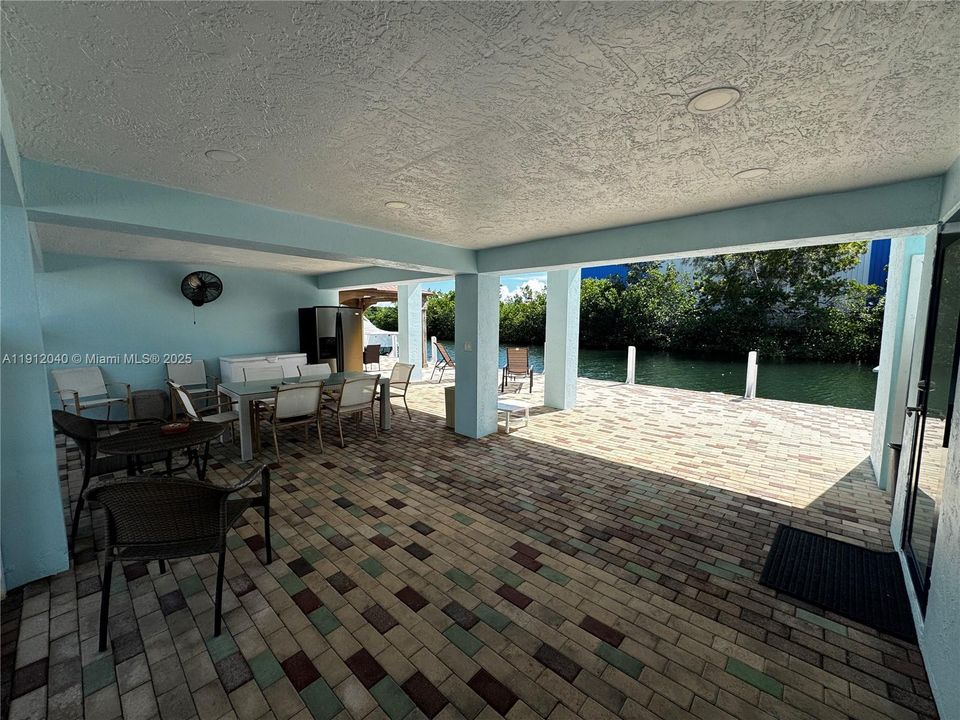 For Rent: $6,000 (3 beds, 3 baths, 1300 Square Feet)