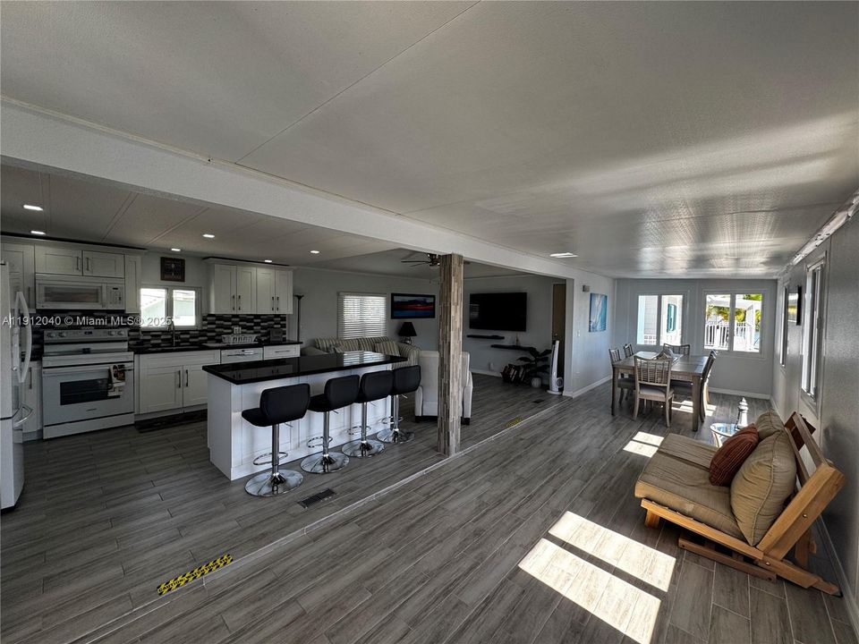 For Rent: $6,000 (3 beds, 3 baths, 1300 Square Feet)