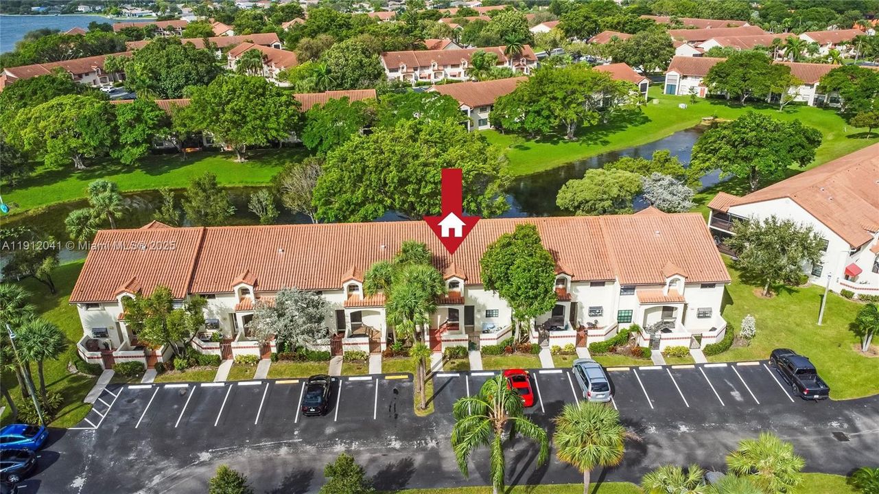 For Sale: $270,000 (2 beds, 2 baths, 1100 Square Feet)