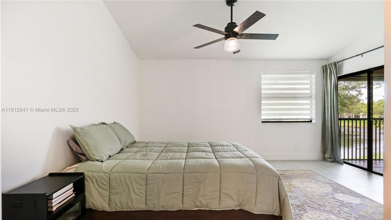 For Sale: $270,000 (2 beds, 2 baths, 1100 Square Feet)