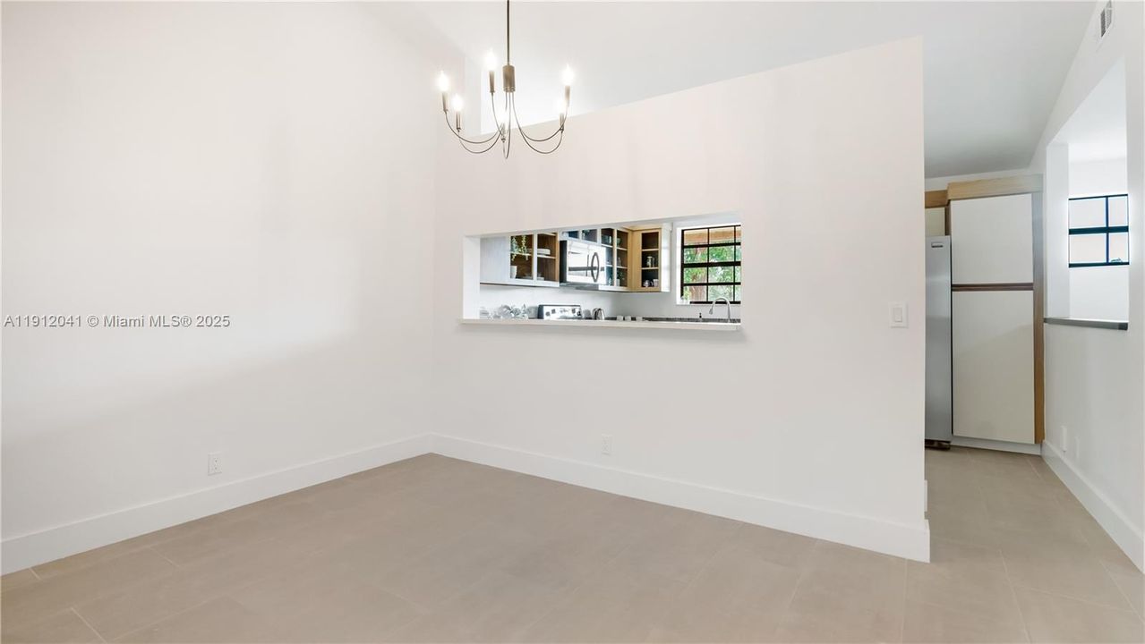 For Sale: $270,000 (2 beds, 2 baths, 1100 Square Feet)