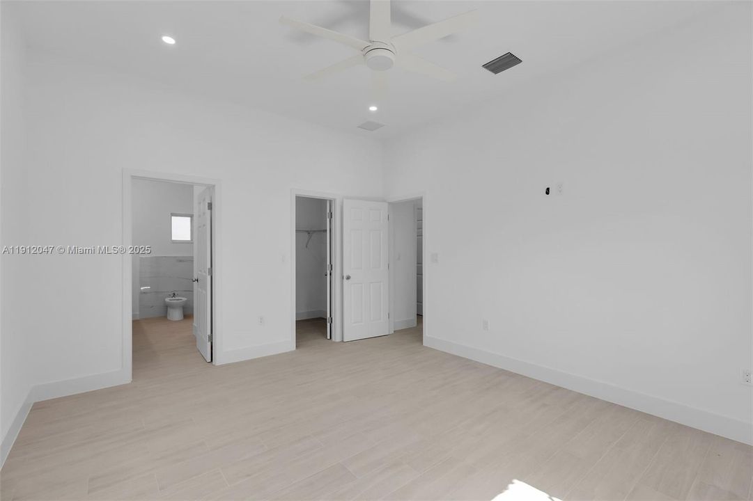 En Venta: $1,049,000 (3 camas, 2 baños, 1448 Pies cuadrados)