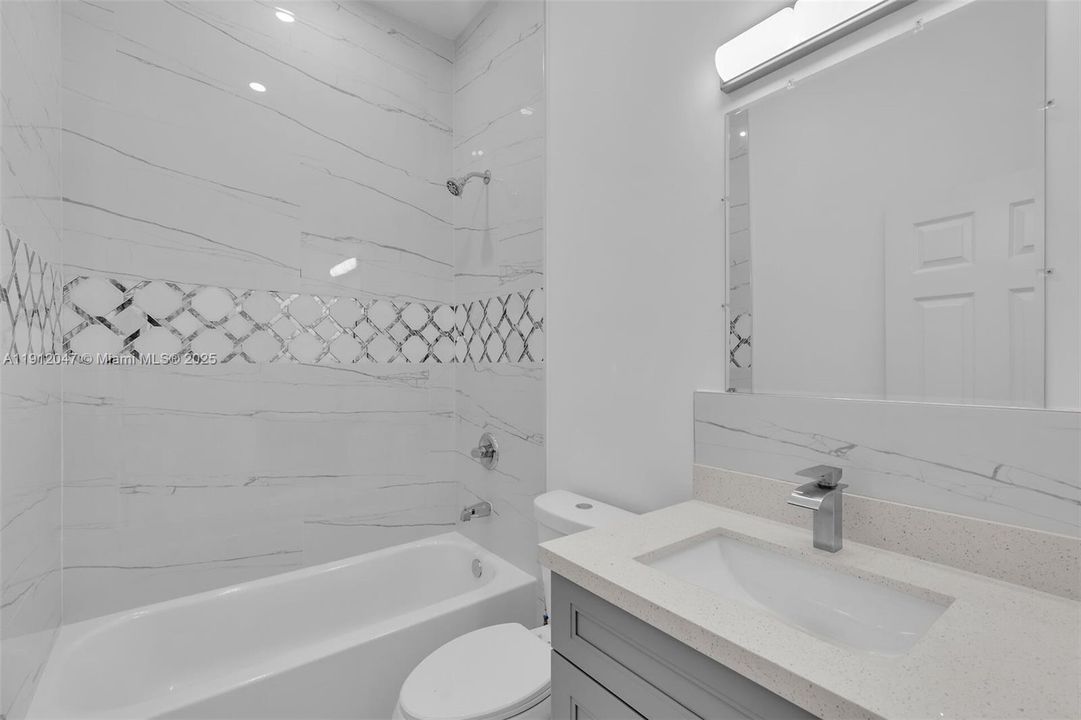 En Venta: $1,049,000 (3 camas, 2 baños, 1448 Pies cuadrados)