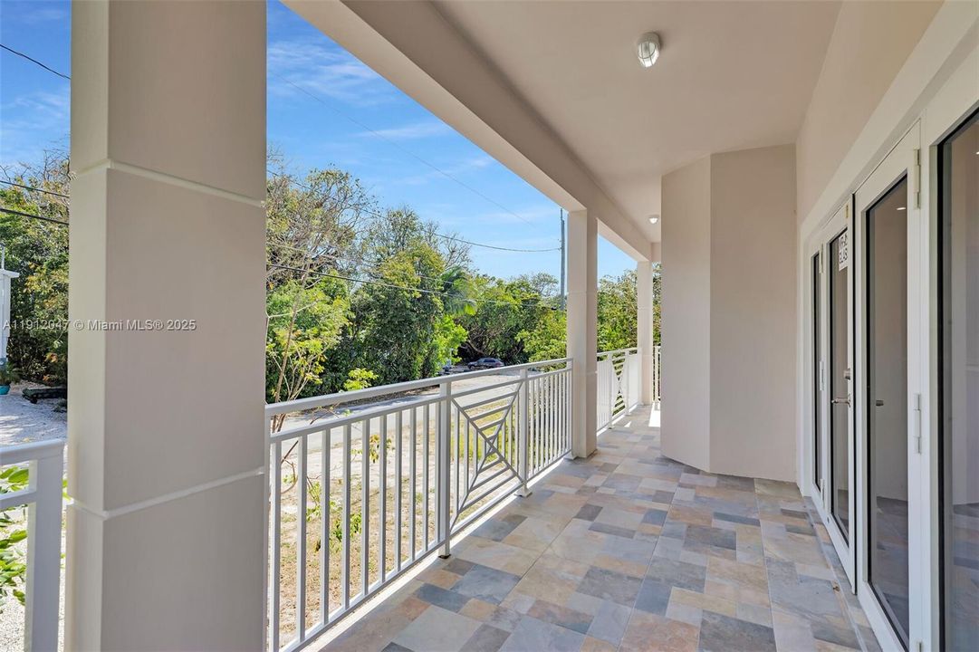 En Venta: $1,049,000 (3 camas, 2 baños, 1448 Pies cuadrados)