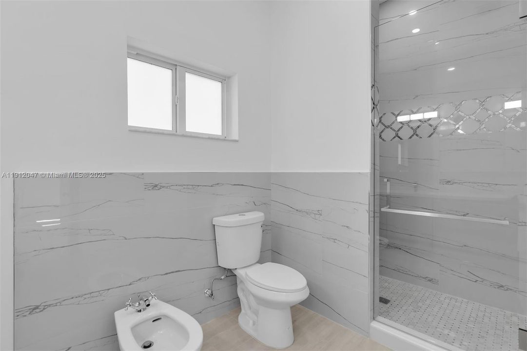 En Venta: $1,049,000 (3 camas, 2 baños, 1448 Pies cuadrados)