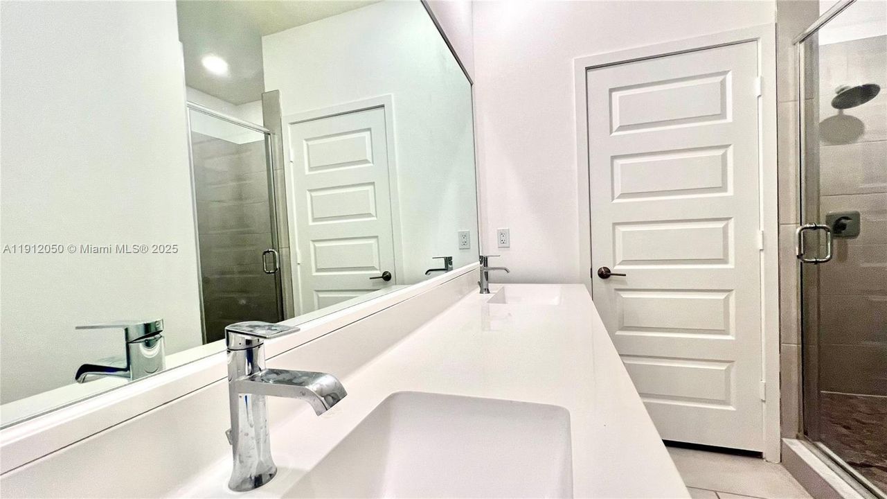 For Rent: $3,700 (3 beds, 2 baths, 1431 Square Feet)