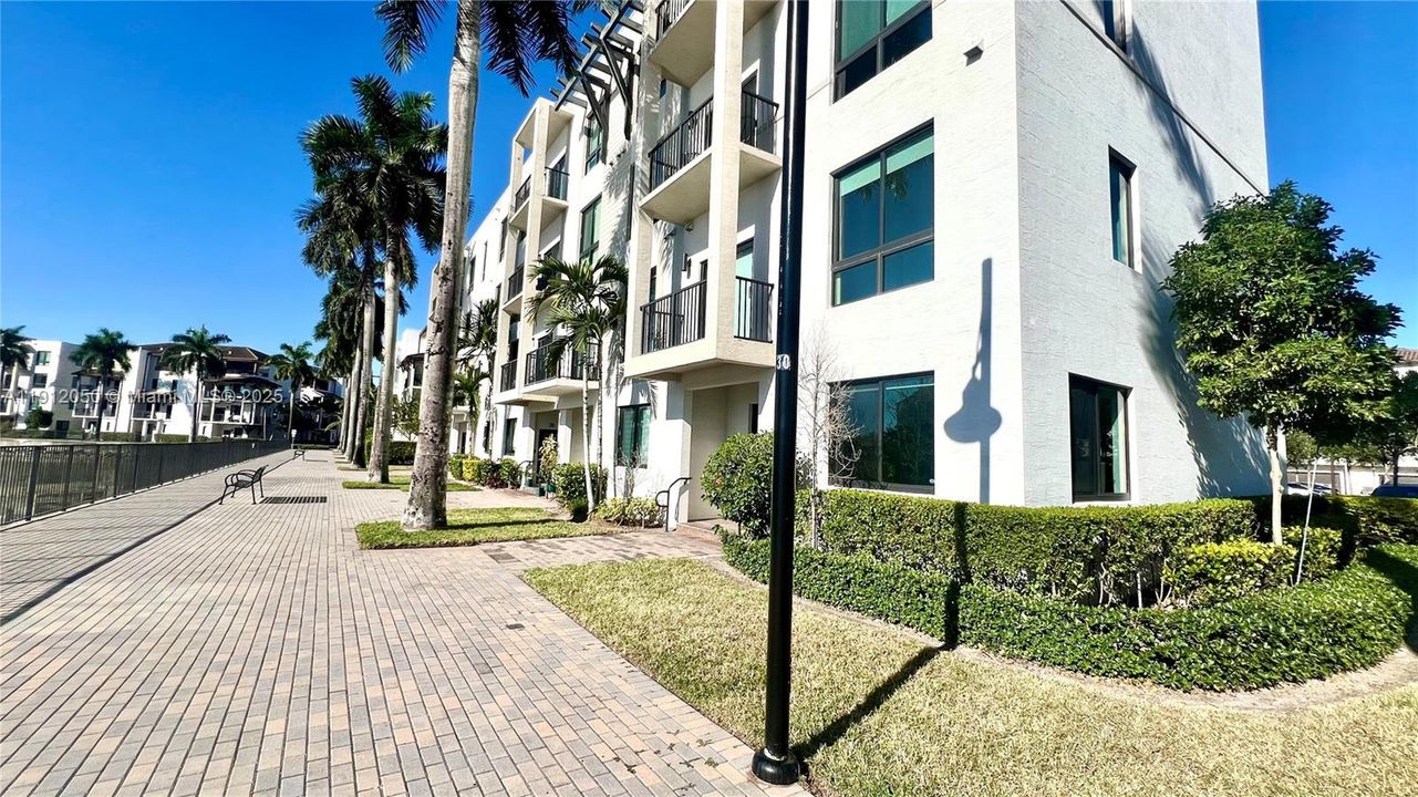 For Rent: $3,700 (3 beds, 2 baths, 1431 Square Feet)