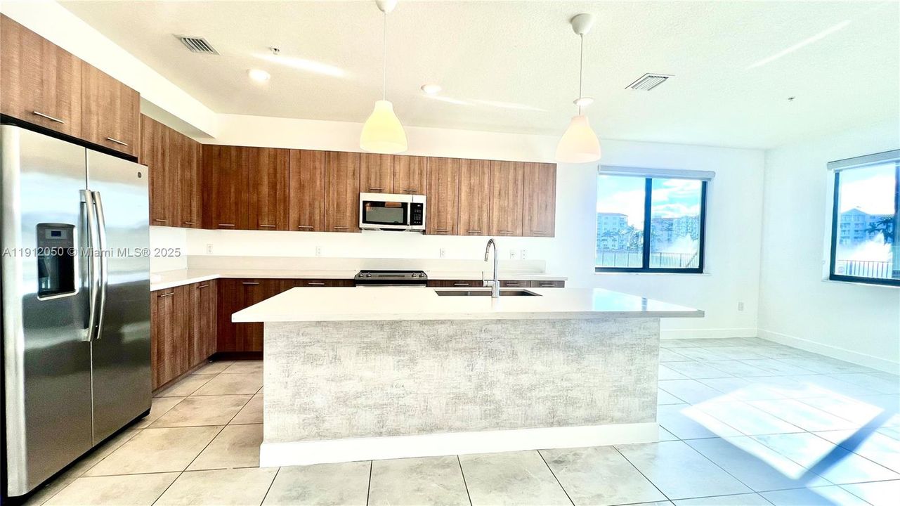 For Rent: $3,700 (3 beds, 2 baths, 1431 Square Feet)